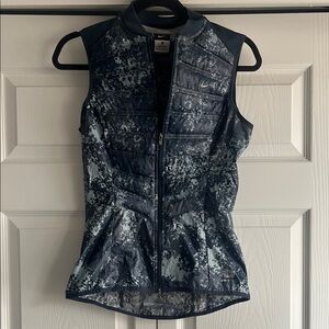 Nike Women’s teal/blue XS Camo Quilted running Vest jogging sports